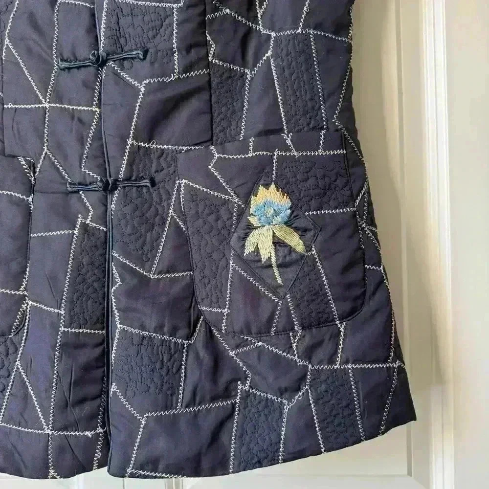 Vintage Asian  quilted embroidered vest - Picture 6 of 10